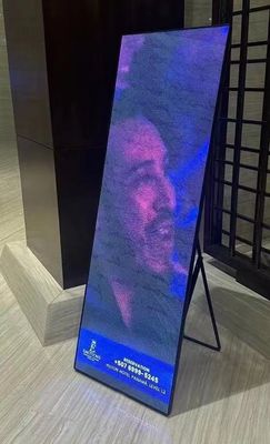 IP43 Display a LED impermeabile a terra con touch all-in-one per la promozione di centri commerciali