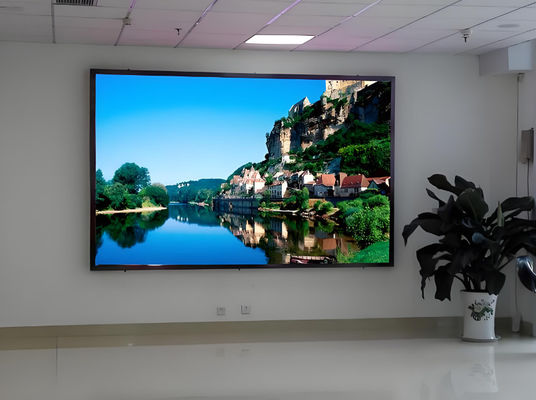 Pannello a LED P3 ultra sottile per interni con installazione a parete e luminosità 1200CD